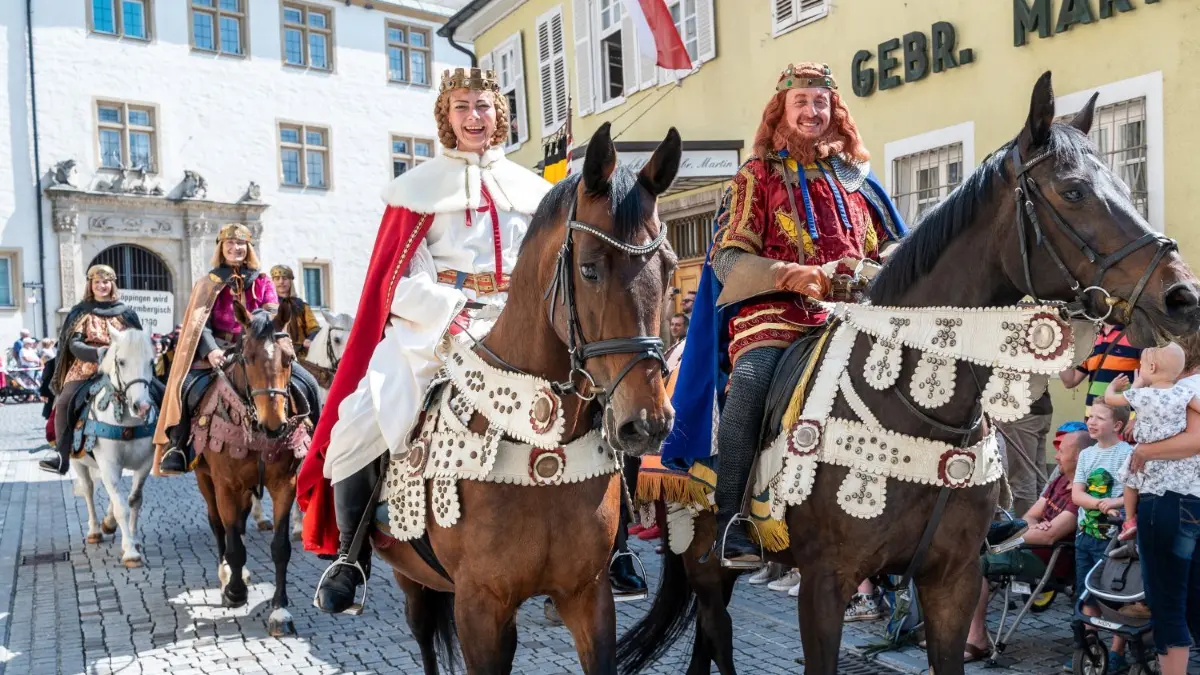 Zum Göppinger Maientag gehört als wichtiger Bestandteil auch immer der historische Umzug durch die Göppinger Innenstadt.