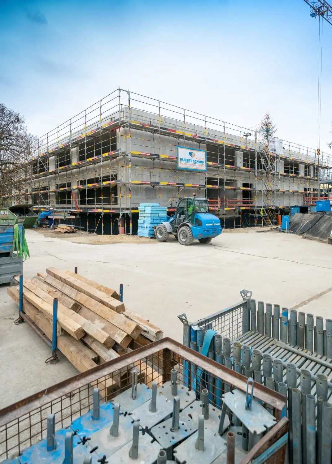 Der Rohbau am Essinger-Schulzentrum ist fertig, der Innenausbau folgt.