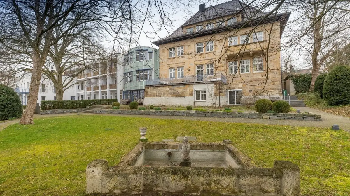 Das stationäre Hospiz vergrößert sich im „Haus Schillerhöhe“ (links). Es gibt auch Platz für weitere Angebote.⇥
Hospiz Ulm wird eines der größten in Deutschland: Erweiterung um ein Drittel der Betten startet demnächst