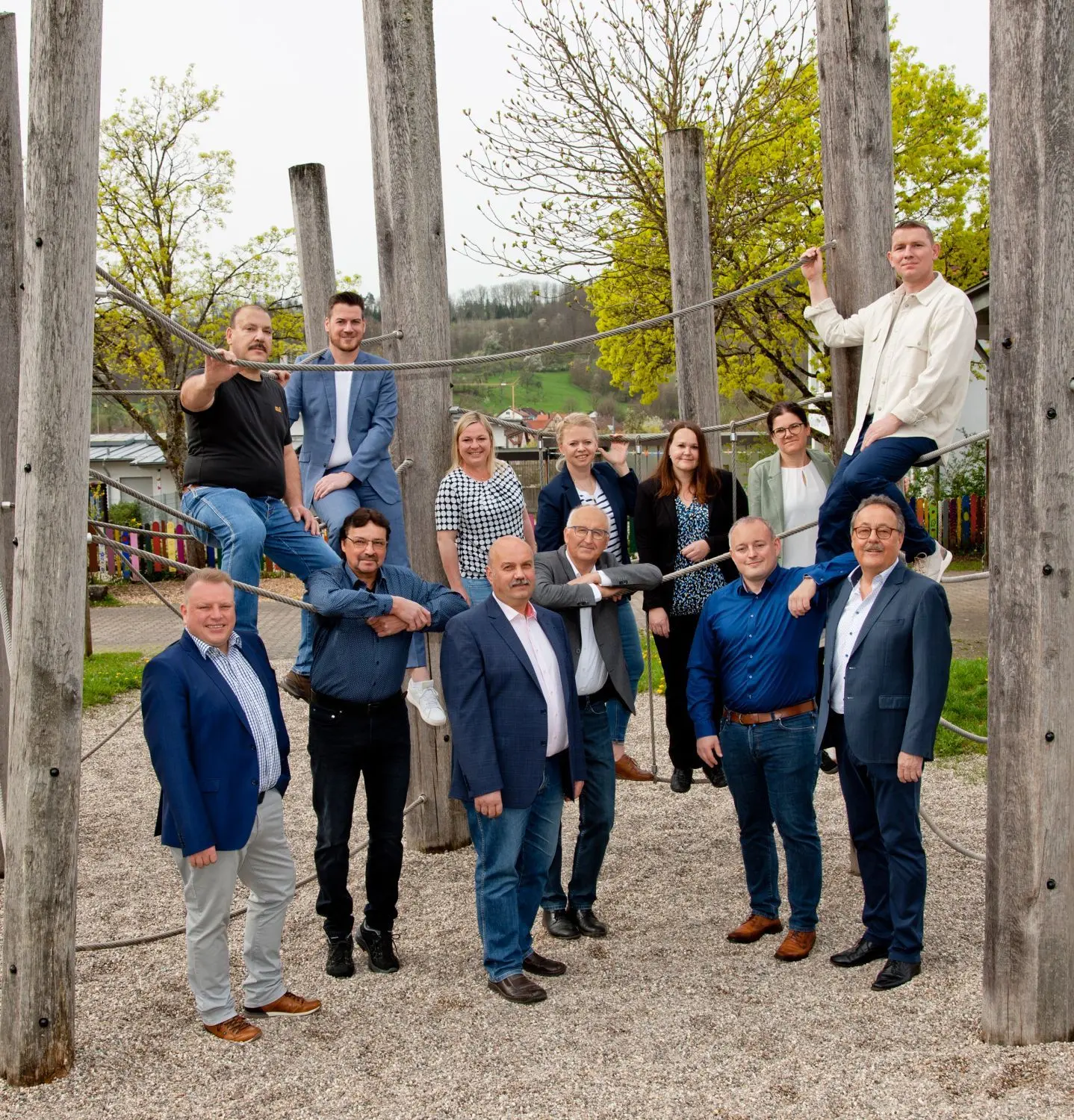 Die „Freie Bürgerliste“ (von links hinten): Michael Kvapil, David Knobel, Marina Schulz, Sandra Thalacker, Tanja Knupfer, Corinna Schmid, Daniel Frank; (von links vorne): Christian Deuble, Bernd Fritz, Achim Fritz, Roland Bader, Michael Haug und Klaus Kübler.