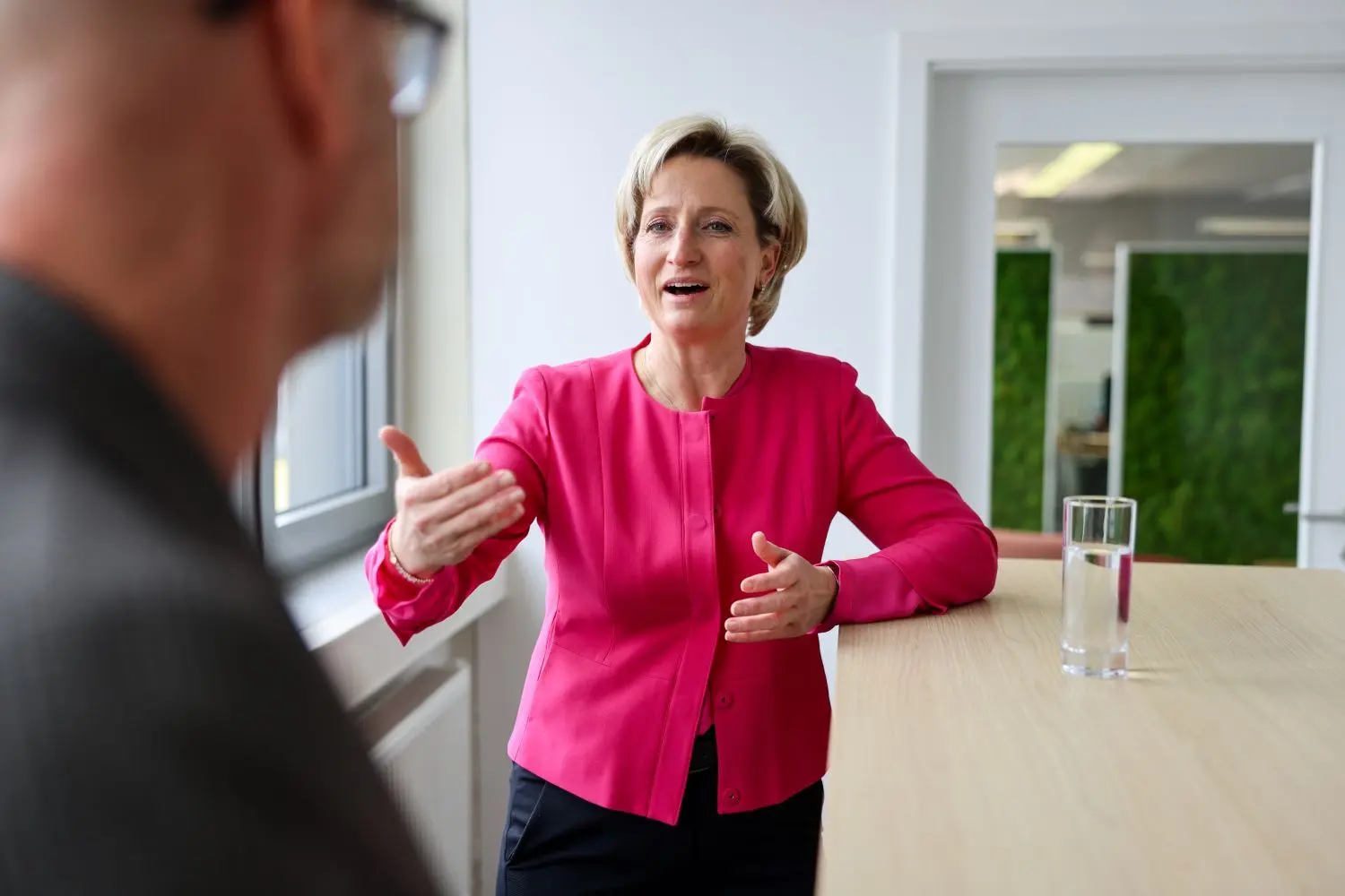Die Wirtschaftsministerin des Landes Baden-Württemberg, Nicole Hoffmeister-Kraut (CDU), im Gespräch mit unserer Zeitung.⇥
