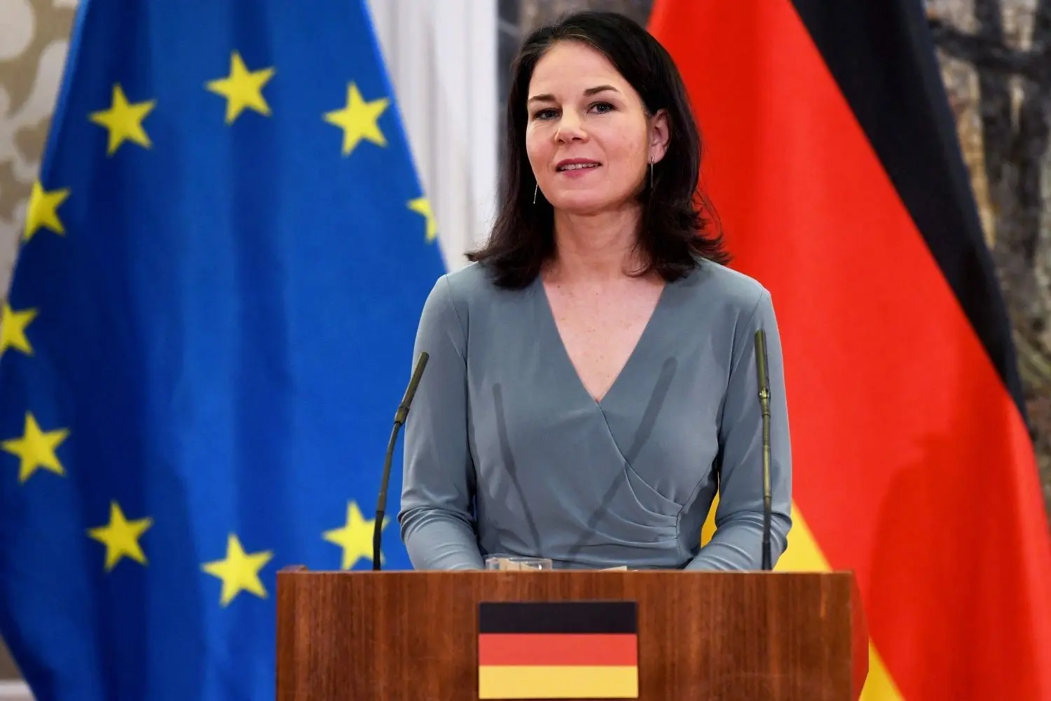 Ende Januar berichtete das Auswärtige Amt von Ministerin Annalena Baerbock von 50 000 Nutzerkonten, die auf der Kurznachrichtenplattform „X“ aus Russland stammende Desinformation betreiben. Sie verbreiteten Falschinformationen mit scheinbaren Äußerungen hochrangiger Akteure der deutschen Politik.