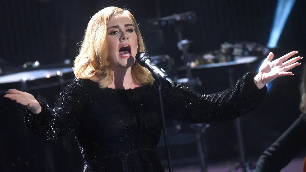 Adele spielt im August 2024 zehn exklusive Konzerte in München. Alle Infos zu den Zusatztickets, Terminen, Preisen und dem Vorverkauf zusammengefasst.