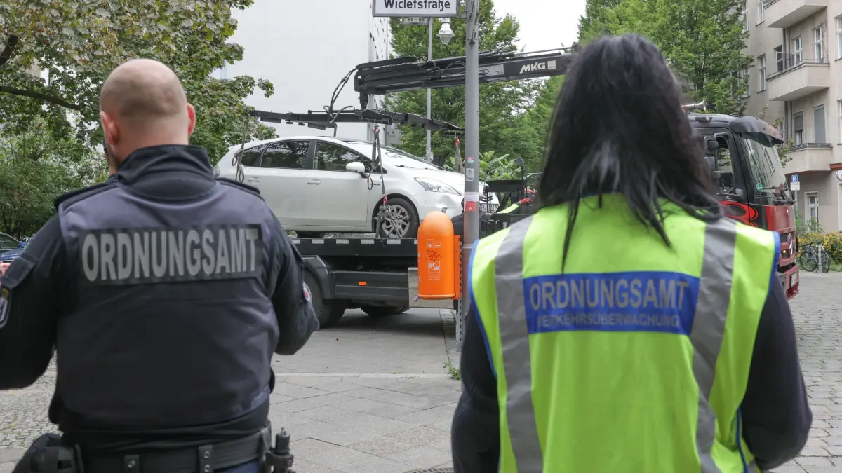 Die Strafen für Falschparker oder für fehlerhaftes Parken können je nach Situation hoch ausfallen. Ab wann bekommt man eigentlich einen Punkt in Flensburg?