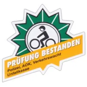 Dieser Aufkleber ist Teil des „Fahrradführerscheins“, den die Viertklässler nach der Prüfung bekommen.
