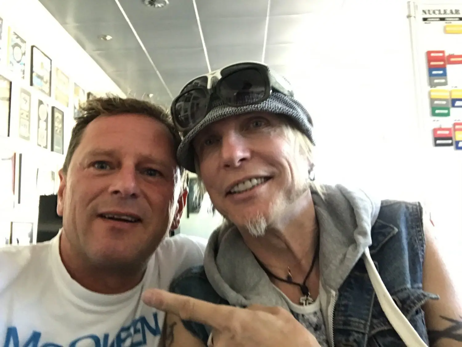 Brüder im Geiste: Nuclear-Blast-Gründer Markus Staiger (links) und Michael Schenker, einer der besten Gitarristen weltweit. Sogar die Jungs von Metallica sind Fans von ihm. Sein Bruder Rudolf Schenker spielt übrigens bei den Scorpions.