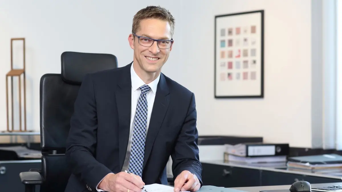 Achim Gaus ist „überglücklich“: Er bleibt Erbacher Bürgermeister.