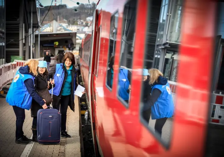 Soziale Einrichtungen bauen auf Unterstützung von der Aktion 100 000