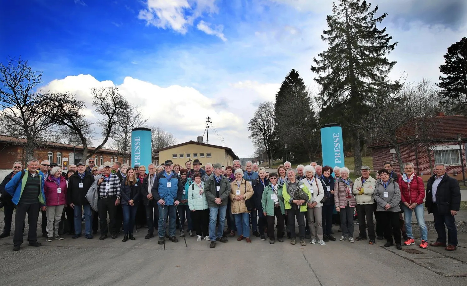 Rund 60  Leser waren auch bei der zweiten Mehrwert-Tour unserer Zeitung durchs Albgut dabei.⇥