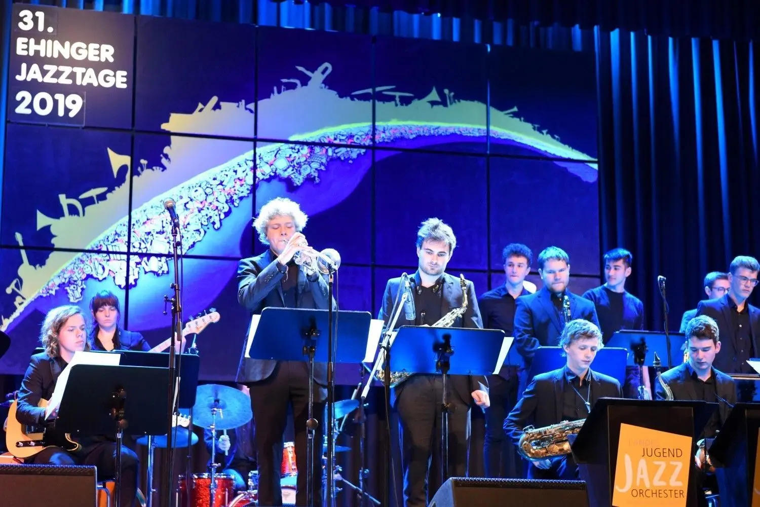 Das Jugendjazzorchester hat am Freitag den Auftakt in der Lindenhalle bestritten.