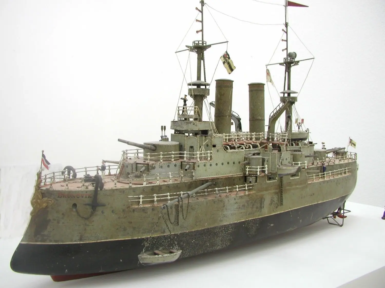 Die „Bruncvik“ ist mit 1,20 Meter das längste je bei Märklin gebaute Schiffsmodell. Am Samstag wurde ein Exemplar von 1907 in Göppingen für 340 000 Euro versteigert.  Die „Bruncvik“ ist das größte jemals gebaute Märklin-Schiffsmodell. Am Samstag wurde ein Exemplar für 340 000 Euro versteigert.