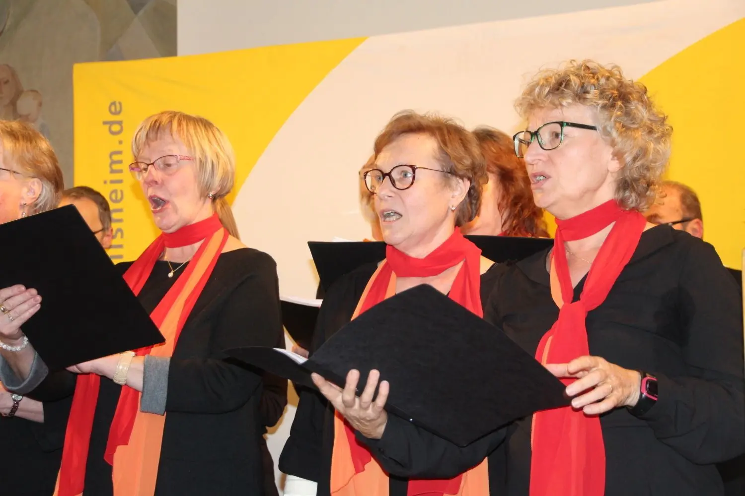 Der Kammerchor Crailsheim wird von der Jury als Musikgruppe des Jahres ausgewählt – und stimmt sogleich ein Lied an.