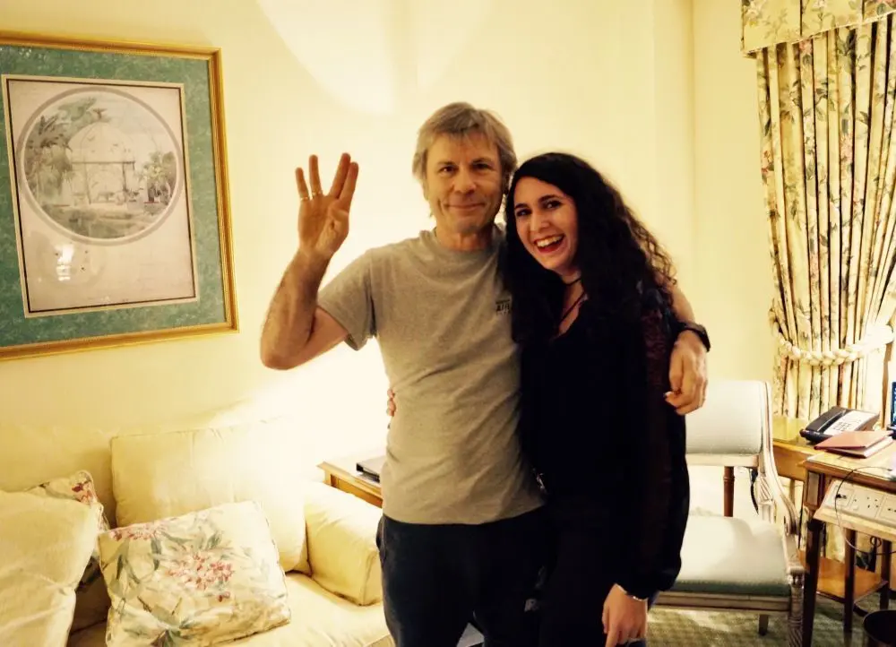 Ornella Carlone mit Bruce Dickinson.