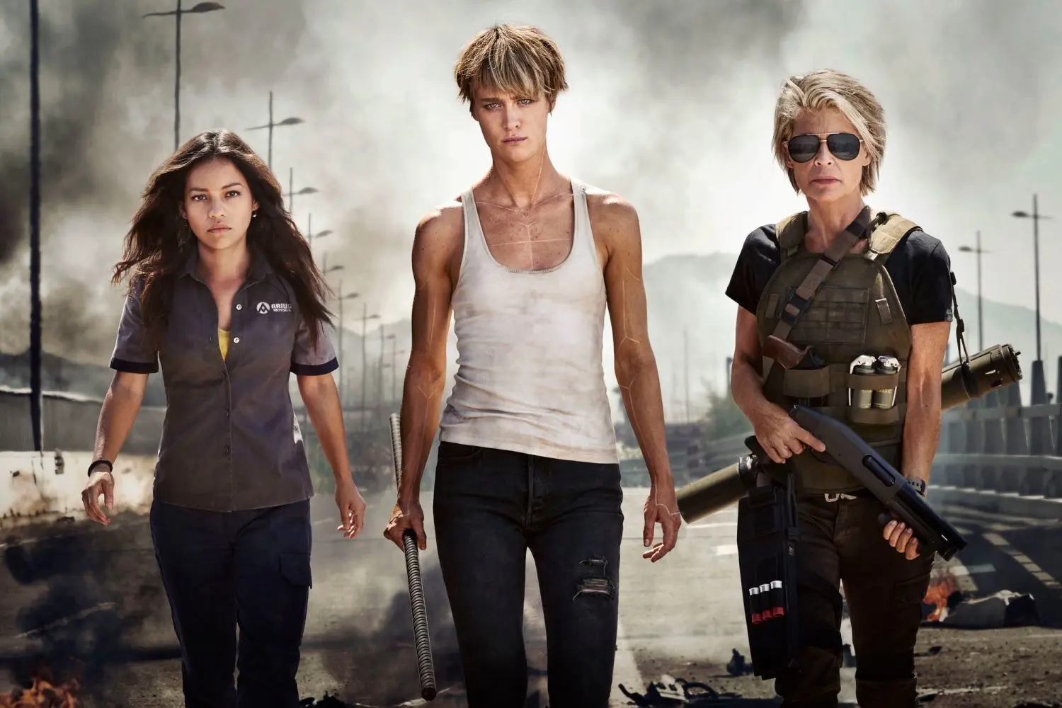 Die Handlung von „Terminator: Dark Fate“ soll unmittelbar an den zweiten Teil der Reihe von 1991 anknüpfen. Daher ist sogar Linda Hamilton (rechts) als Sarah Connor wieder mit dabei..⇥Foto: Fox