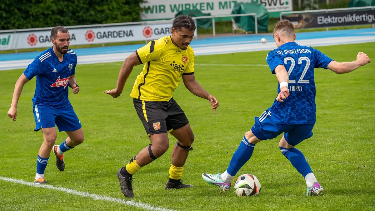SV 03 Tuebingen vs. VfL Sindelfingen, Fussball, Landesliga 3, 33. Spieltag, 2023/2024, 26.05.2024: Tobias Haux (SV 03 Tübingen #07) Philipp Horny (Vfl Sindelfingen #22) SV 03 Tuebingen vs. VfL Sindelfingen, Fussball, Landesliga 3, 33. Spieltag, 2023/2024, 26.05.2024