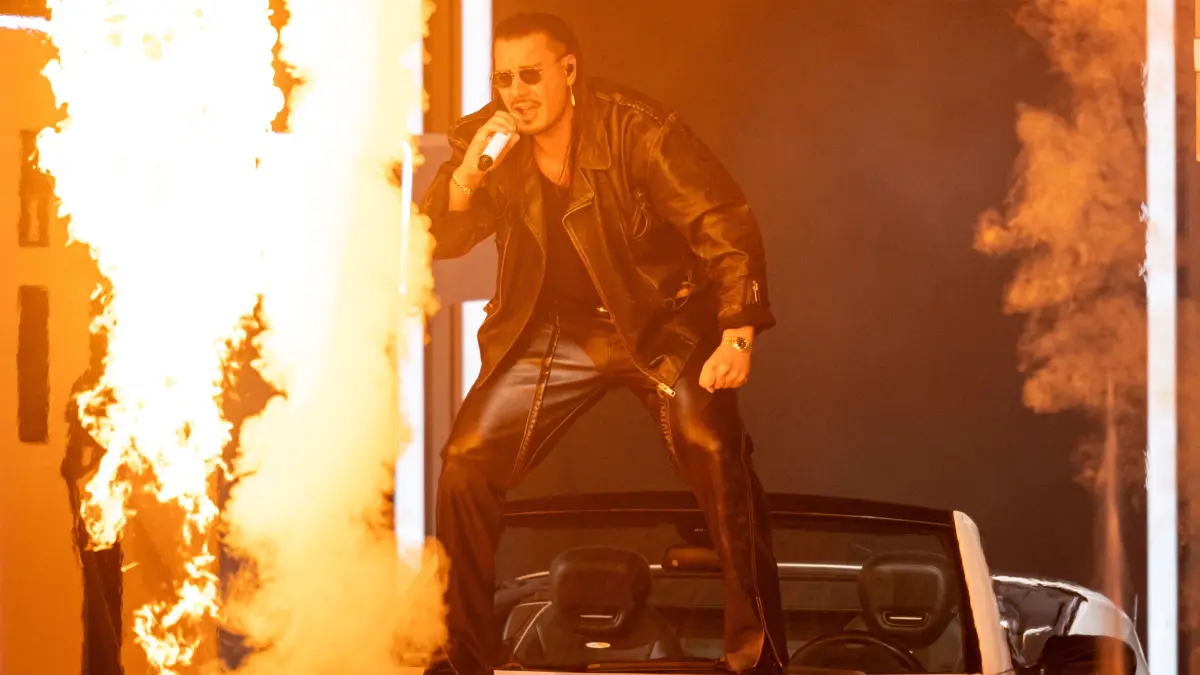 Ist wieder auf Tour unterwegs: Am 29. und 30. Mai 2024 spielt der Mannheimer Rapper Apache 207 (hier in der Waldbühne Berlin 2023) in der Uber Arena in Berlin.