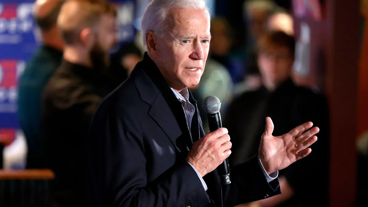 Während Joe Bidens Amtszeit passierten ihm einige Patzer. Wir haben manche davon in diesem Artikel aufgelistet