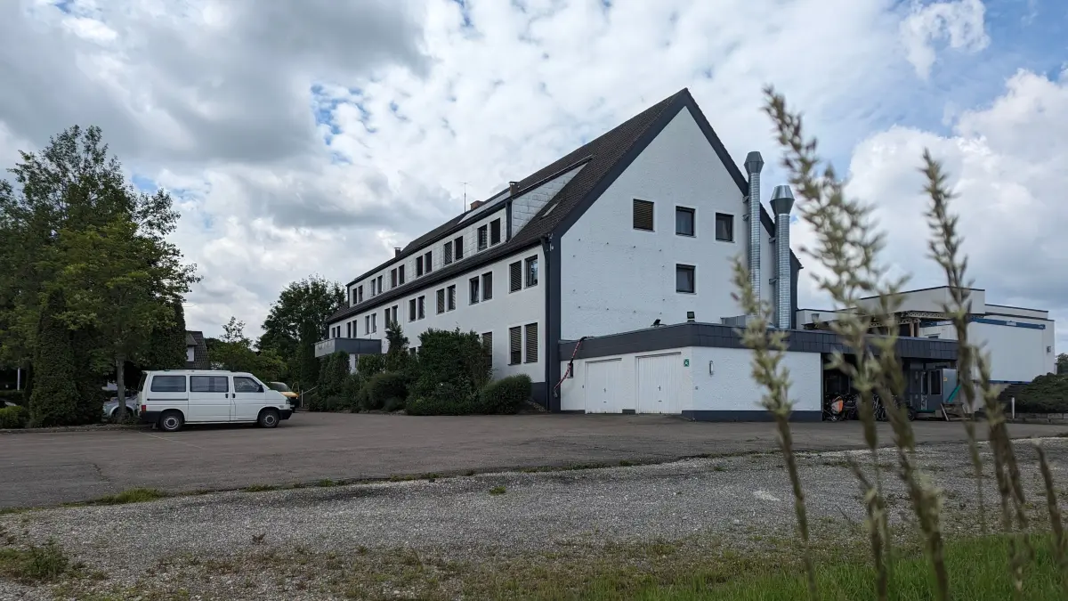 Der Hotelbetrieb ist längst eingestellt, nun soll das Meinl in Reutti umgebaut werden.