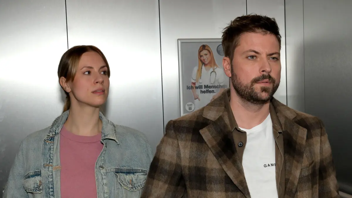 Haben John (Felix von Jascheroff) und Zoe (Lara Dandelion Seibert) ein gemeinsames Kind?