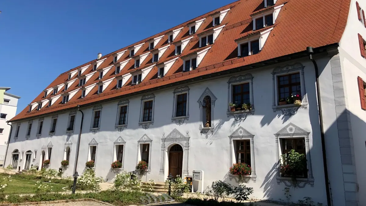 Rathaus in Öpfingen: Bei der Kommunalwahl am 9. Juni haben es drei von vier Listen den Einzug in den Gemeinderat in Öpfingen geschafft.