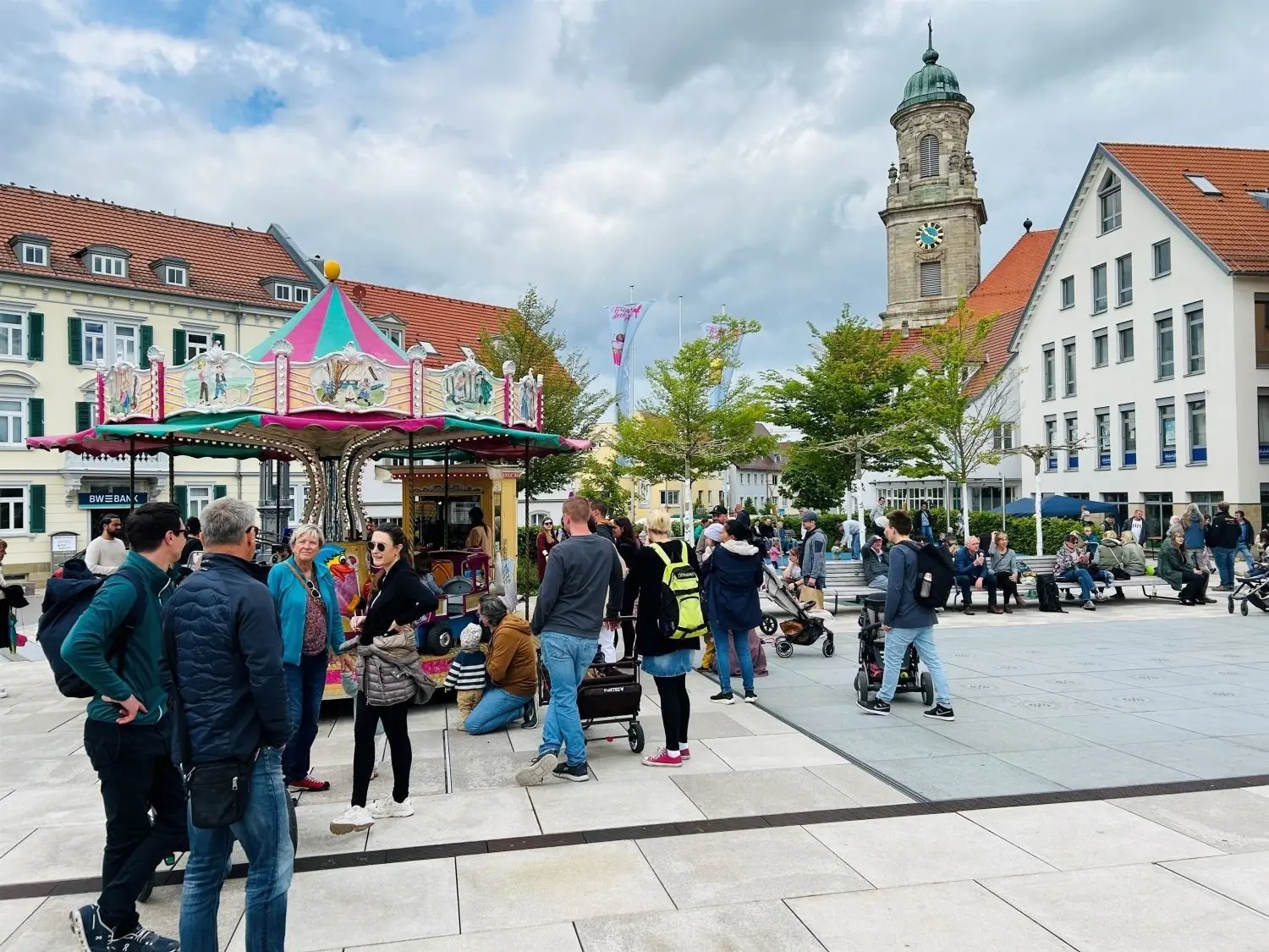 Nach sechsjähriger Pause: „Hechingen aktiv“ ist zurück – und das mit vollem Erfolg. Die Veranstalter sind zufrieden, denn trotz Wind und Regen war in der Stadt ganz schön was los.⇥