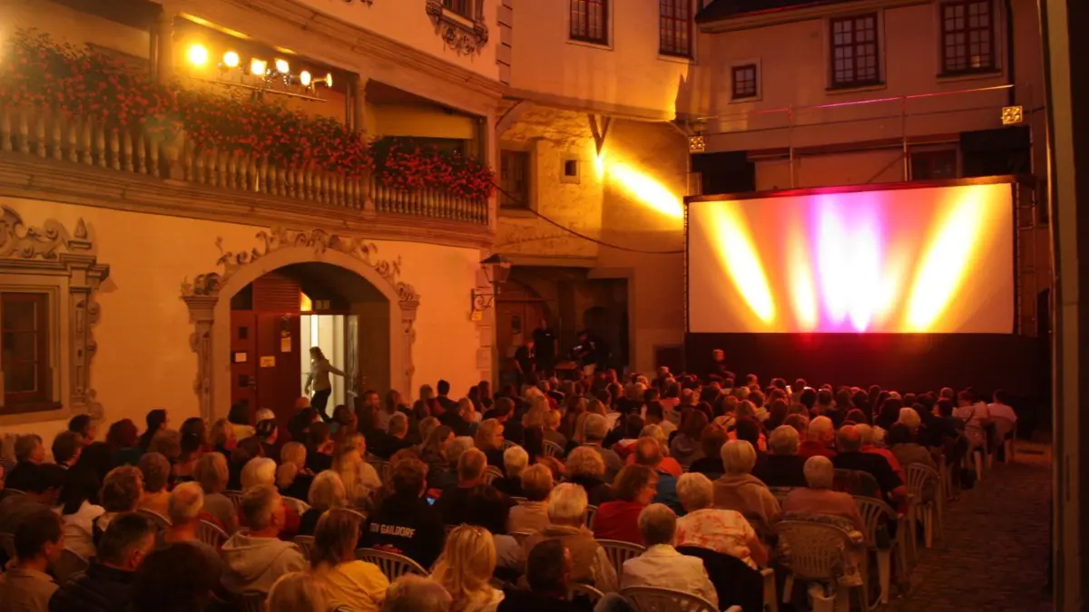 Am 25. Juli läuft der Rundschau-Wunschfilm im Open-Air-Kino im Gaildorfer Schlosshof. Das Foto zeigt eine Vorführung im Jahr 2022.
Open-Air-Kino Gaildorf 2022