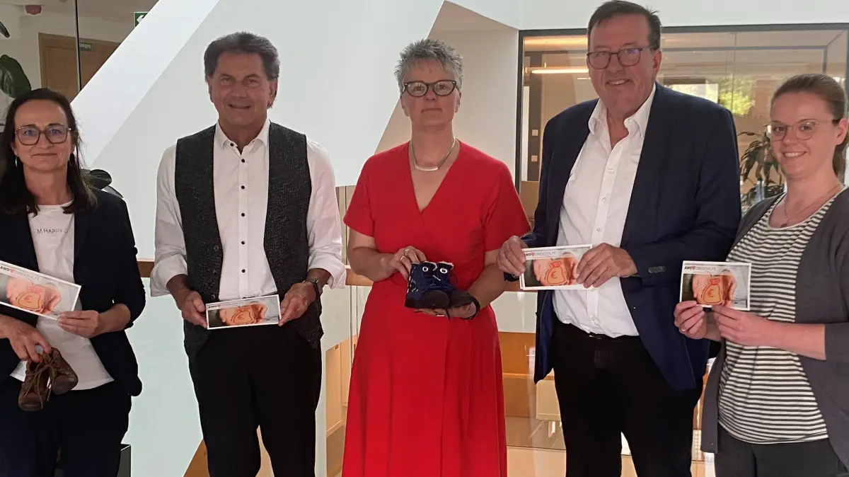 AWO-Direkthilfe, Hilfsprojekt für Kinder, v.li. Ingrid Katz-Hofelich, Klaus Heininger, Sonja Elser, Hans-Ulrich Weidmann und Sarah Brädle.