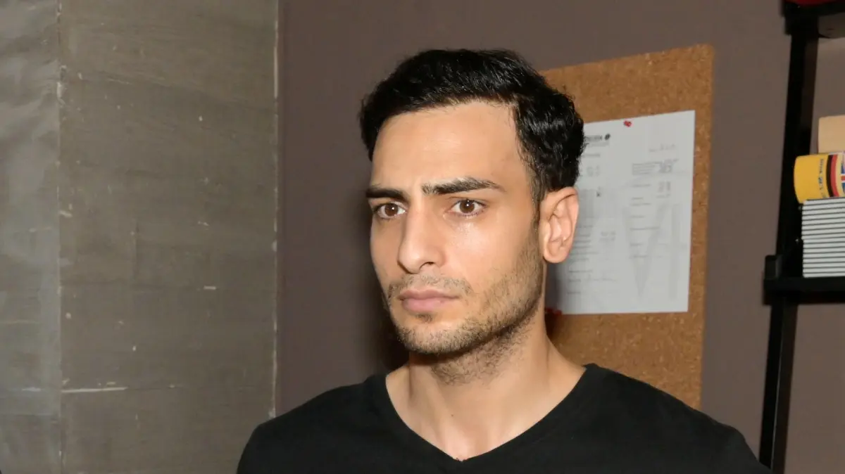 Nihat (Timur Ülker) kann mit dem Tod seines Babys nicht abschließen.