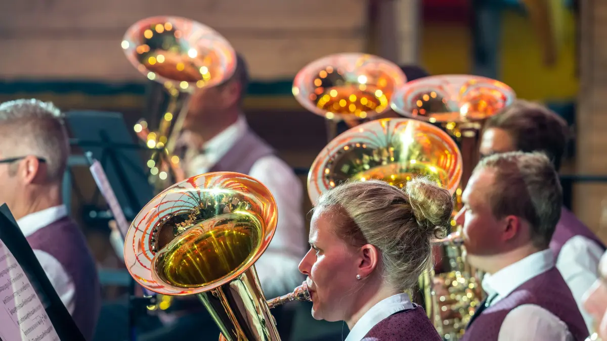 NWZ-Blasmusikfestival 2024 Festzelt Musikvereine Musikverein Heiningen-Eschenbach