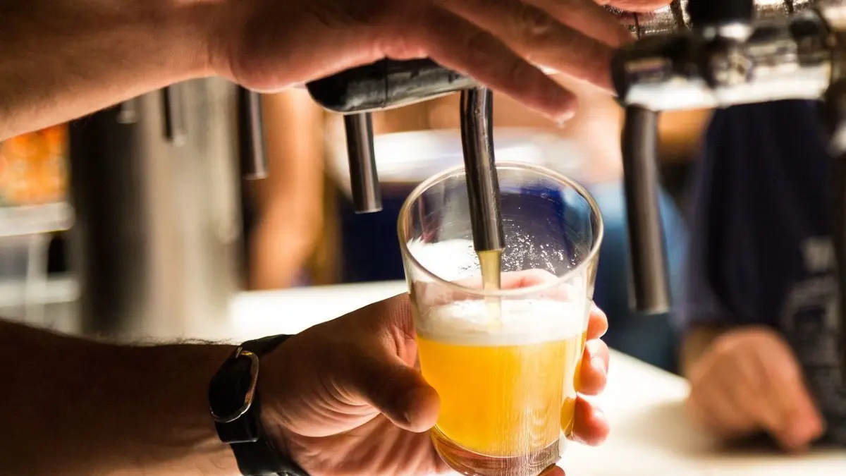 Alkoholfreie Bierarten haben es inzwischen auch in die Sortimente vieler alteingesessener Brauereien geschafft - sie werden zunehmend zu Verkaufsschlagern.