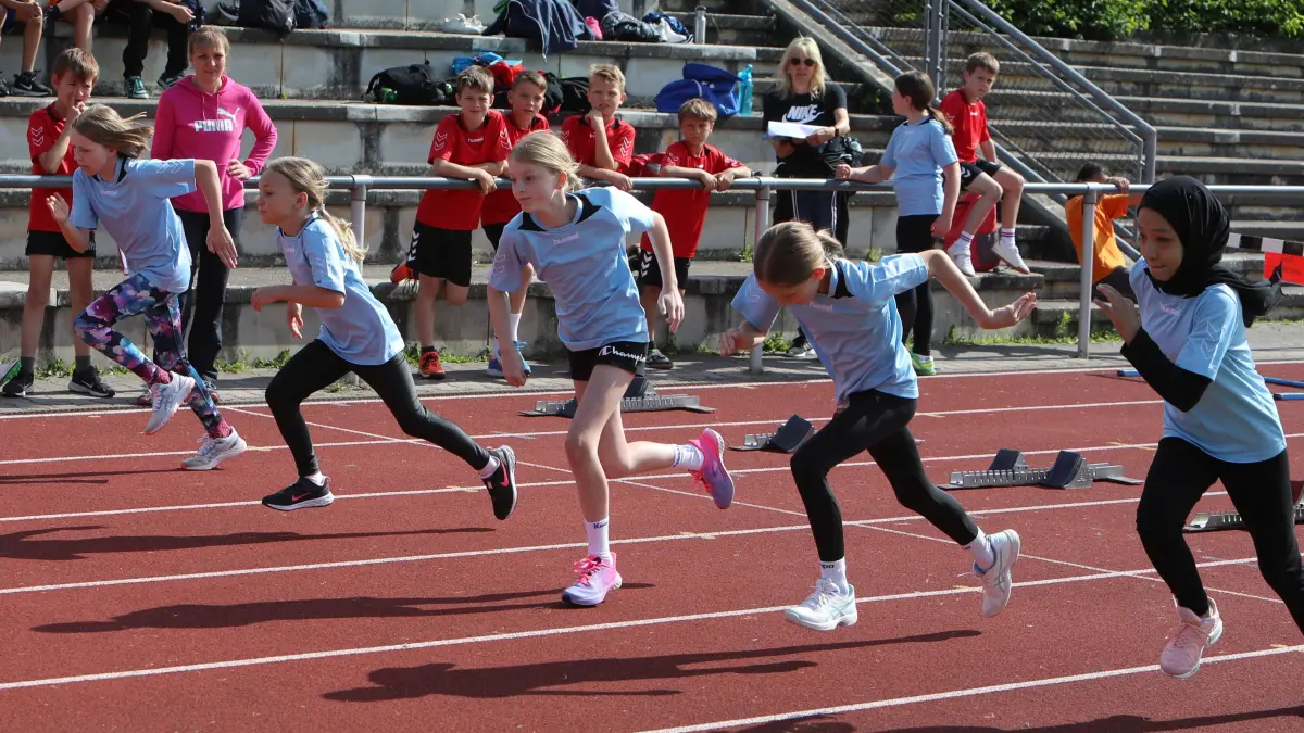 Jugend trainiert für Olympia in Uhingen, Start der Schülerinnen im