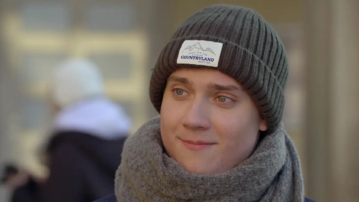 Lukas (Oliver Szerkus) hat GZSZ vor einigen Monaten verlassen.