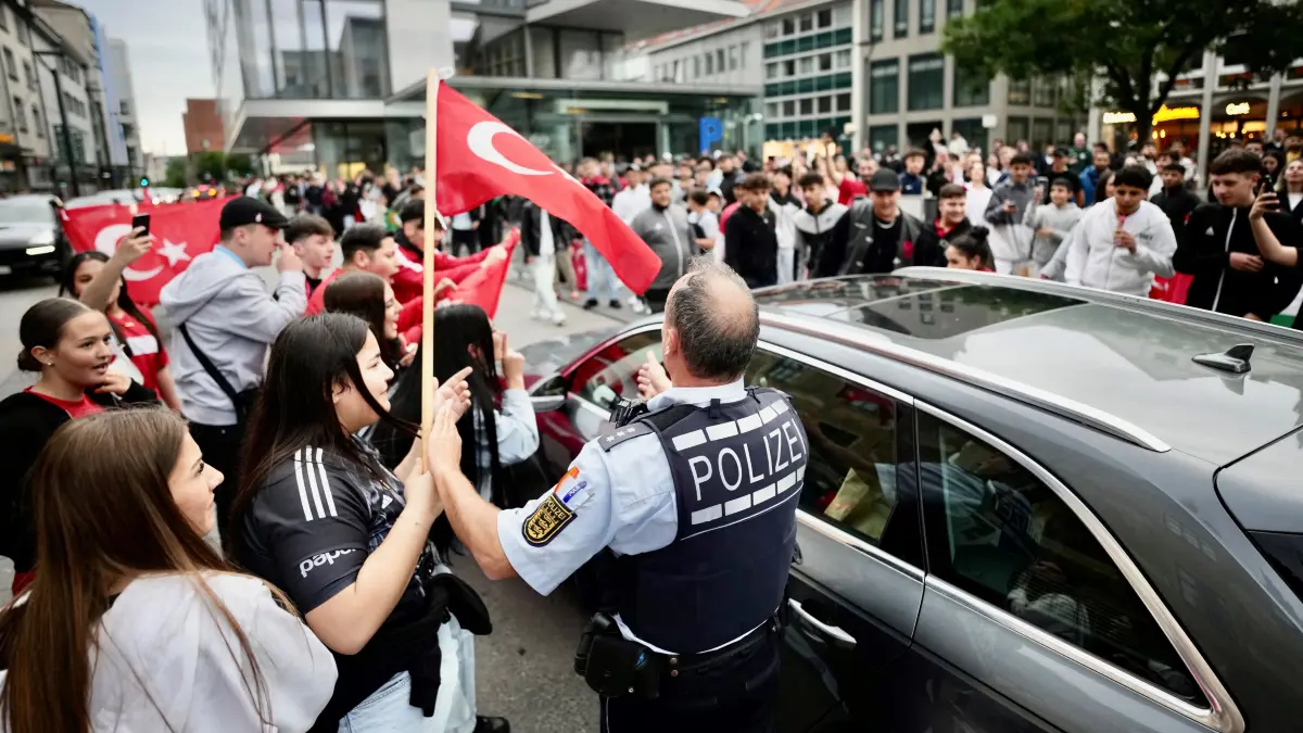 Autokorso Ulm Neue Mitte Türkei Portugal EM