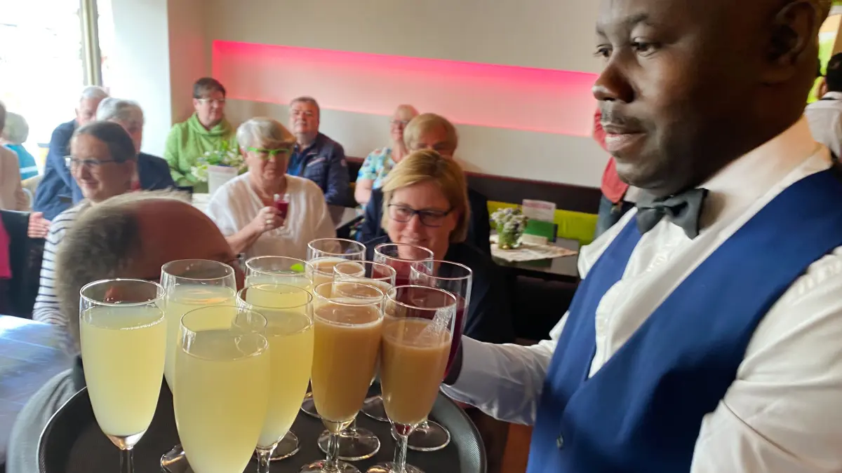 Das Integrationsprojekt Refugio im ehemaligen Hechinger Café Klaiber ist ein Modellprojekt des Landkreises. Mehrere Geflüchtete haben in der Gastronomie eine feste Anstellung erhalten.