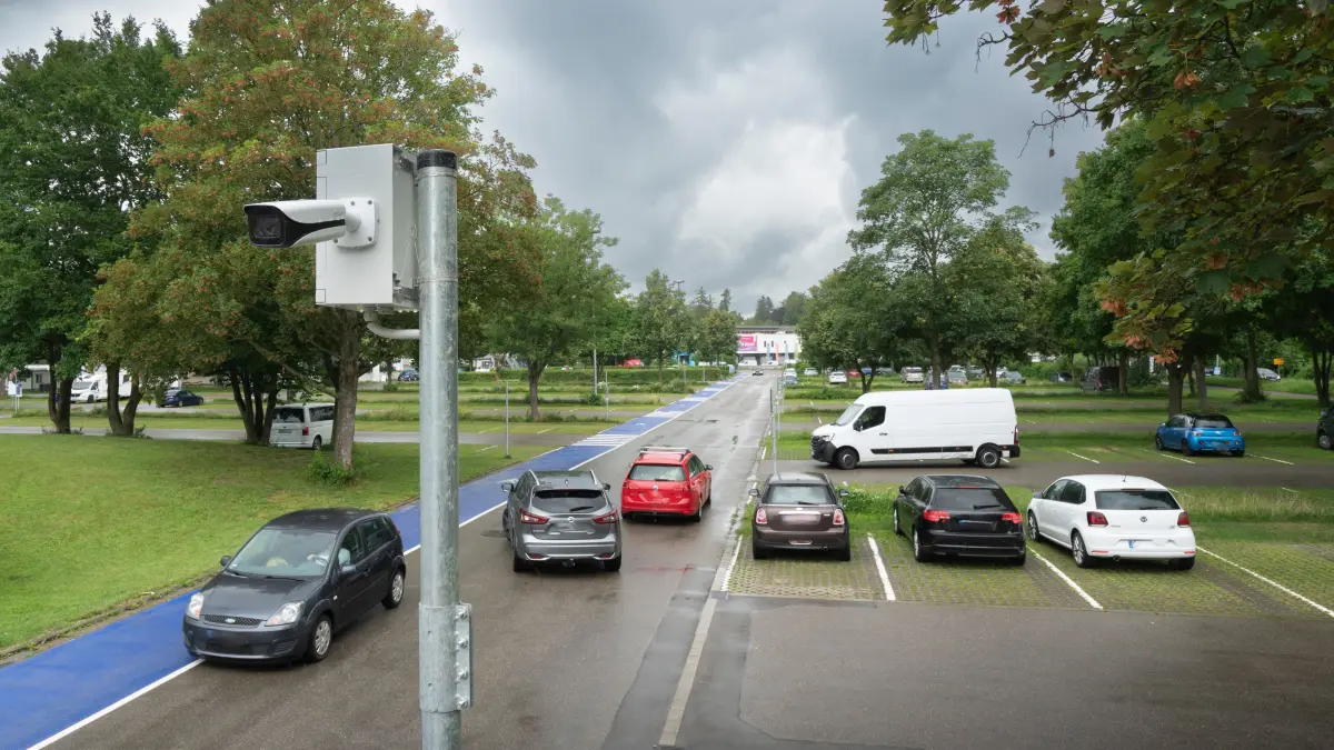 Parkplatz Donaubad, ab Herbst kostet es.