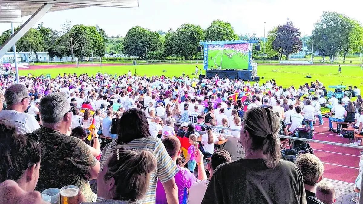 Volles Haus beim Baxter Public Viewing: Darauf hoffen die Veranstalter vom FC Hechingen auch am Freitag wieder.