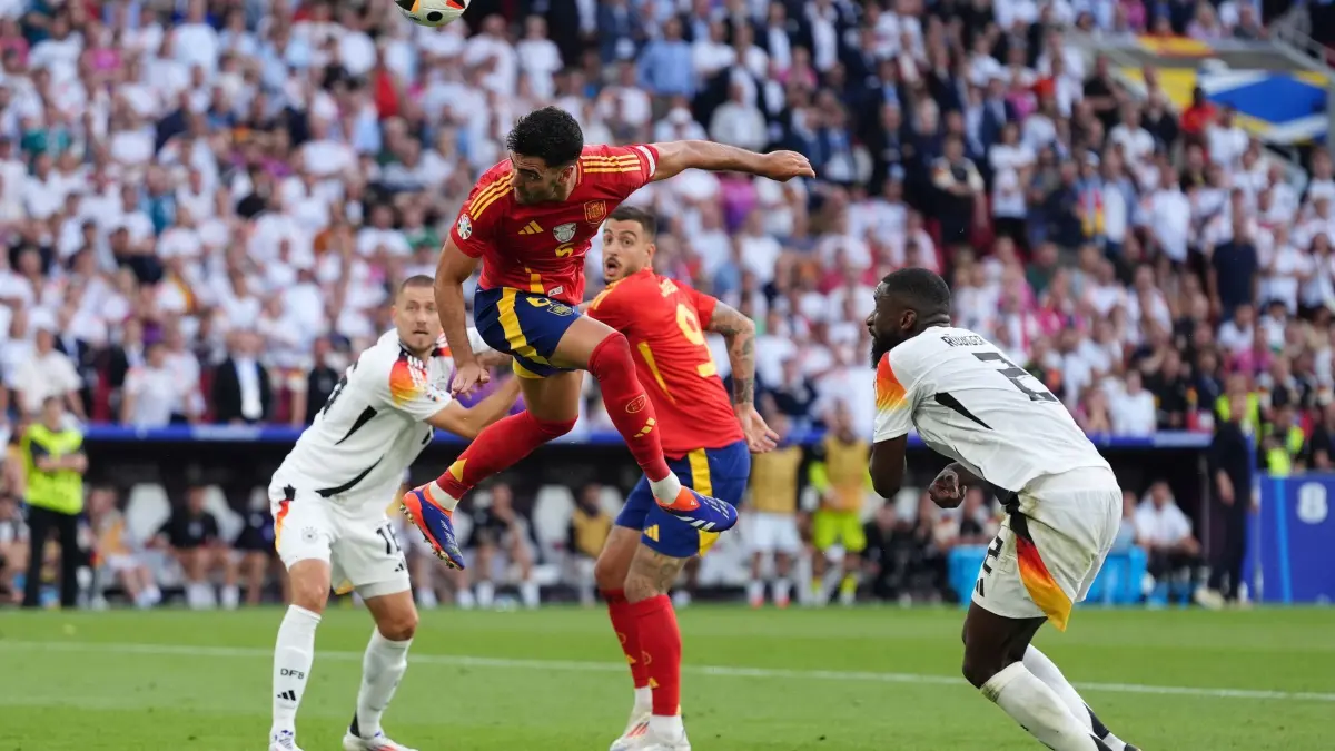 Euro 2024: Spanien - Deutschland: 05.07.2024, Baden-Württemberg, Stuttgart: Fußball, UEFA Euro 2024, EM, Spanien - Deutschland, Finalrunde, Viertelfinale, Stuttgart Arena, Spaniens Mikel Merino (2vl) erzielt das Tor zum 2:1. Foto: Bradley Collyer/PA Wire/dpa +++ dpa-Bildfunk +++