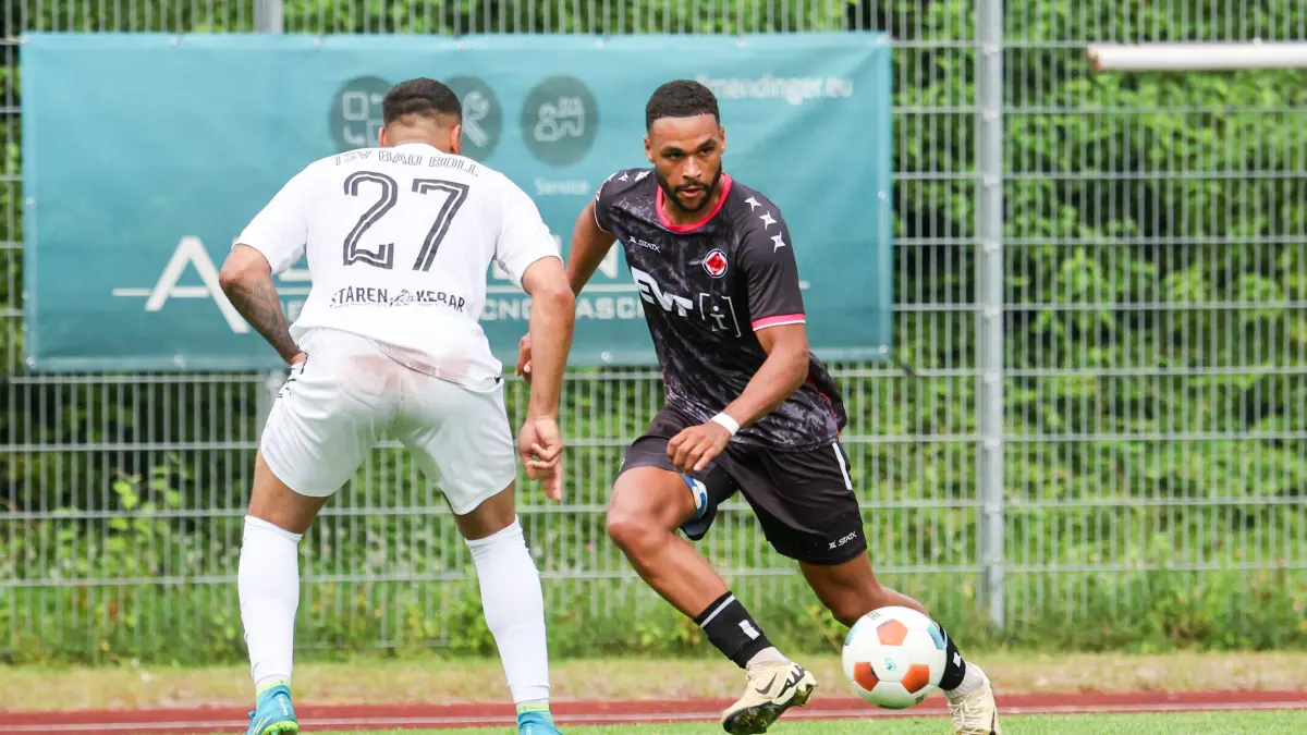 TSV Bad Boll - 1. Göppinger SV: TSV Bad Boll - 1. Göppinger SV
Emmanuel McDonald (17)