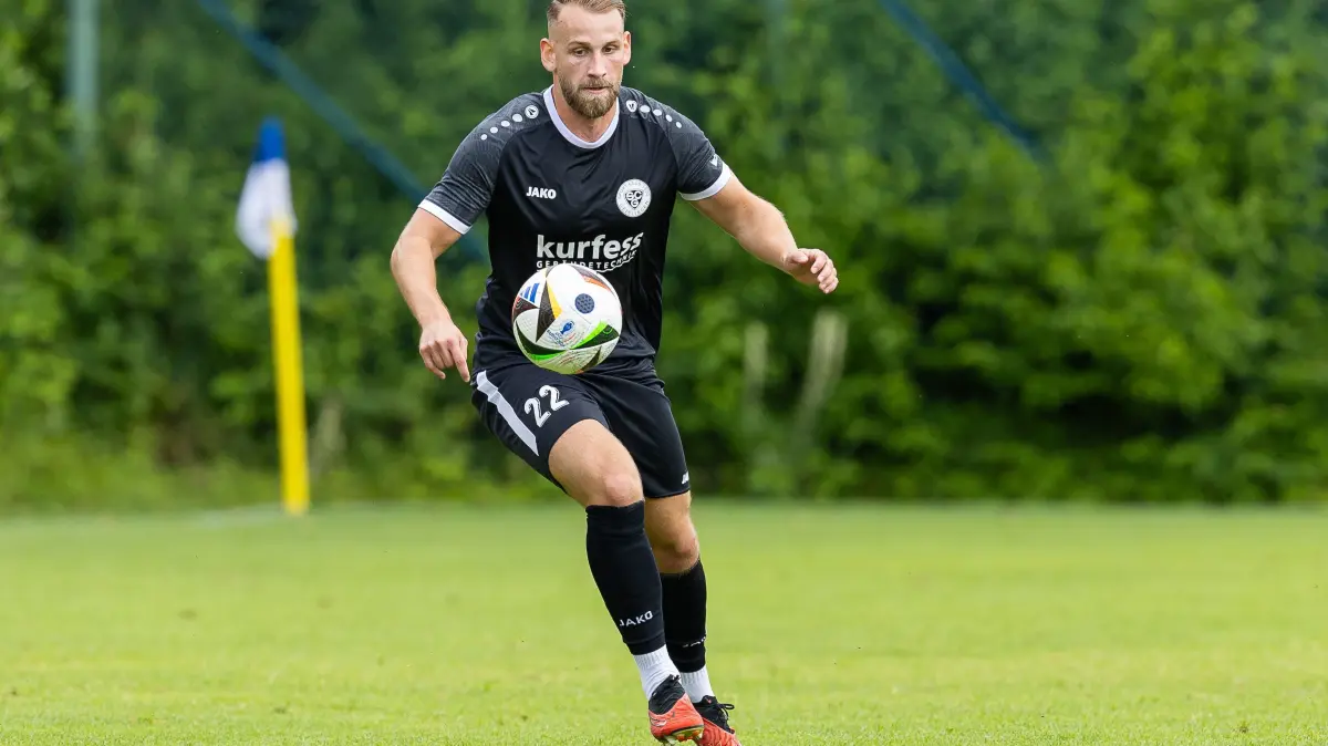 Fussball Landesliga Saisonvorbereitung: Fussball Landesliga Saisonvorbereitung; SC Geislingen - 1. FC Normannia Gmünd;
Florijan Ahmeti (SC Geislingen, #22);
13.07.2024; Weidenstetten.
Foto: Thomas Madel