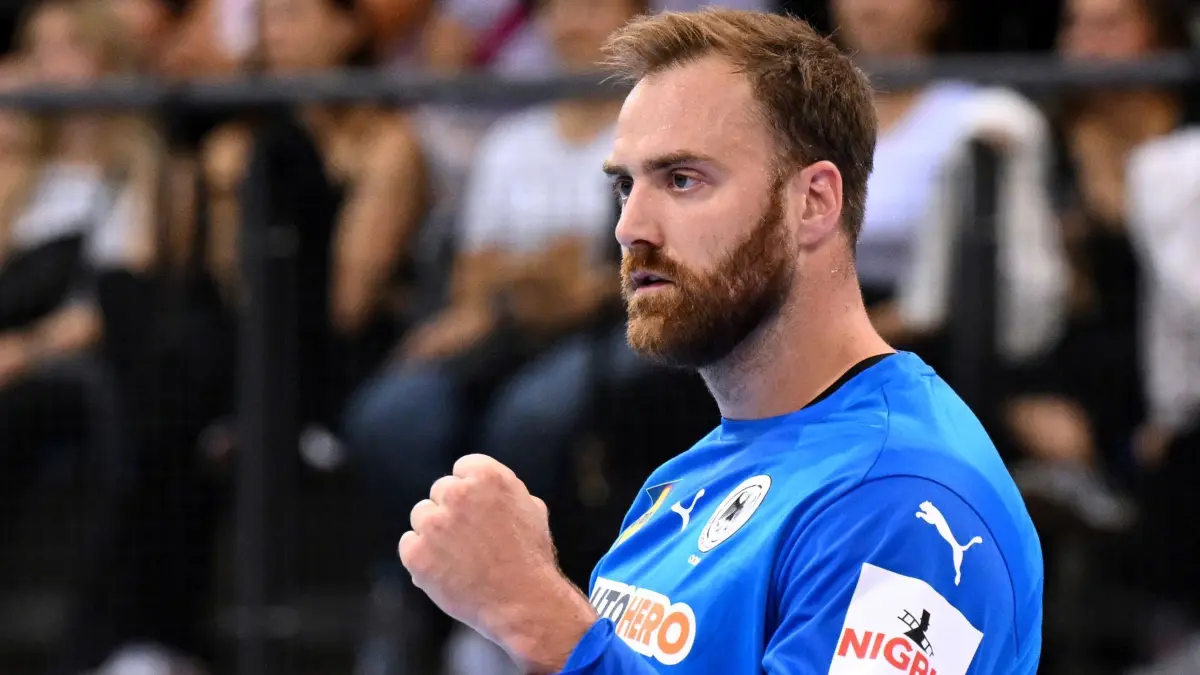 Handball: Deutschland - Ungarn: 19.07.2024, Baden-Württemberg, Stuttgart: Handball: Länderspiel, Männer. Deutschland - Ungarn in der Porsche-Arena. Deutschlands Torwart Andreas Wolff reagiert. Foto: Marijan Murat/dpa +++ dpa-Bildfunk +++