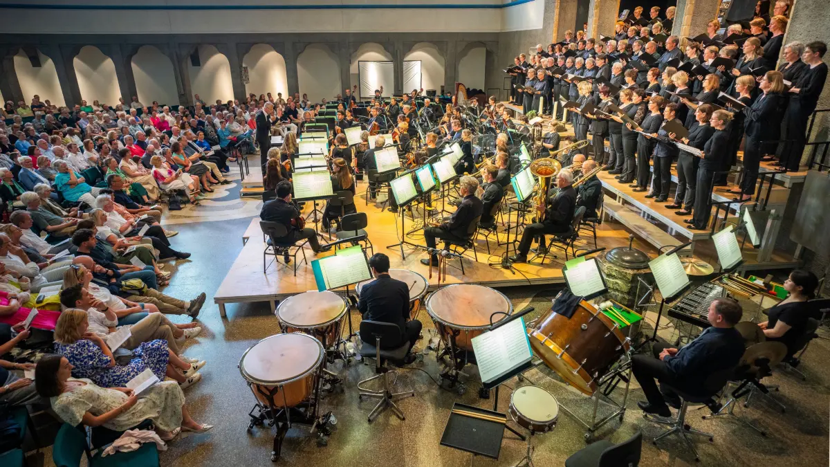 Pauluskirche: Schwörkonzert "Sehnsucht" mit dem Motettenchor der Münsterkantorei und dem Philharmonischen Orchester der Stadt Ulm