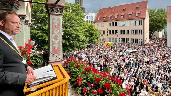 Eine starke Premiere – viel Beifall für OB Martin Ansbacher