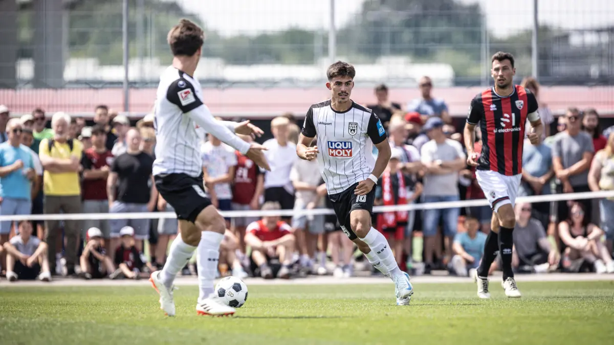 Fu?ball - Herren - Testspiel; 3. Liga; 2. Bundesliga - Saison 2024/2025 - FC Ingolstadt vs. SSV Ulm 1846 Fu?ball 27.07.2: Fu?ball - Herren - Testspiel 3. Liga 2. Bundesliga - Saison 2024/2025 - FC Ingolstadt vs. SSV Ulm 1846 Fu?ball 27.07.2024 16 Aaron Keller Ulm Ingolstadt Trainingsplatz 4 FC Ingolstadt Bayern Deutschland *** Soccer Men Test match 3 Liga 2 Bundesliga Season 2024 2025 FC Ingolstadt vs SSV Ulm 1846 Soccer 27 07 2024 16 Aaron Keller Ulm Ingolstadt Training ground 4 FC Ingolstadt Bayern Germany