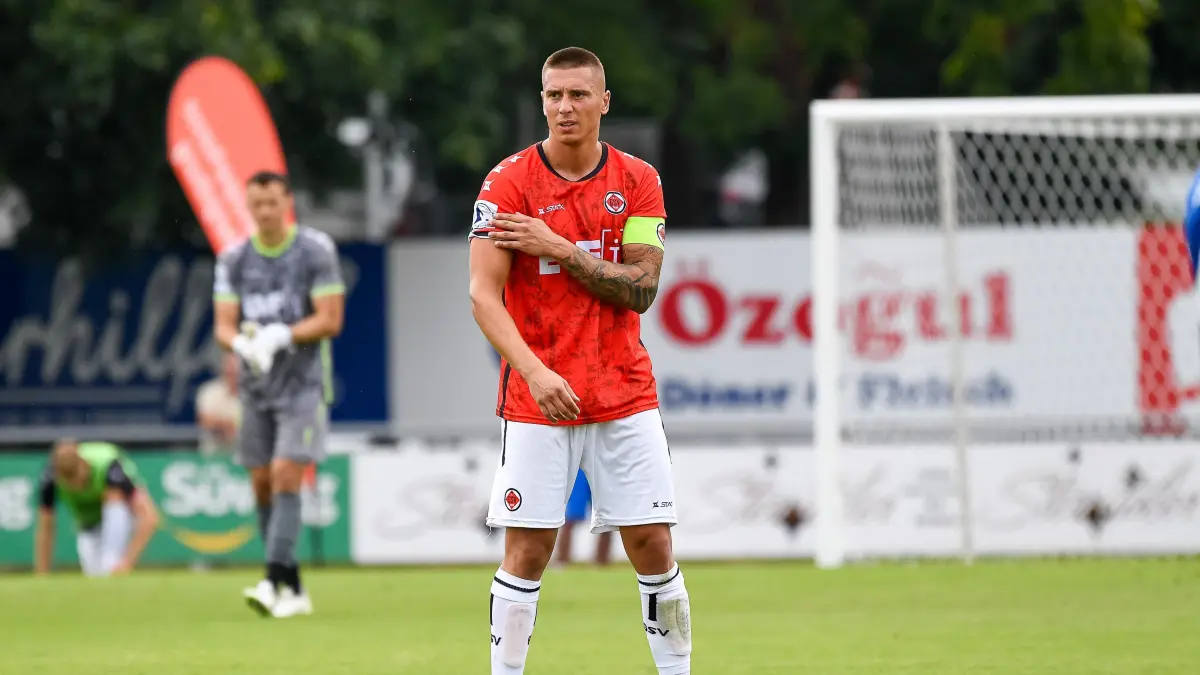 SGV Freiberg Fussball vs. 1.Goeppinger SV, Fussball, Regionalliga Suedwest, 1. Spieltag, 2024/2025, 27.07.2024, : Filip Milisic (1.Goeppinger SV #28) ,SGV Freiberg Fussball vs. 1.Goeppinger SV, Fussball, Regionalliga Suedwest, 1. Spieltag, 2024/2025, 27.07.2024,
Foto: Eibner-Pressefoto/Bernd Leitner