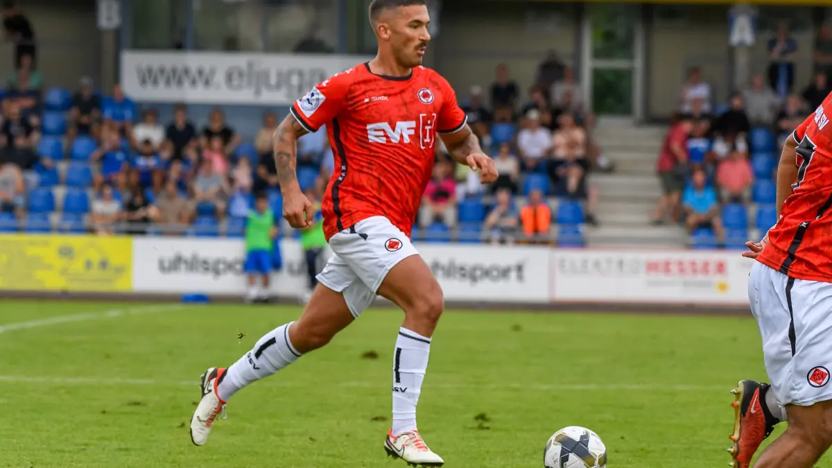 SGV Freiberg Fussball vs. 1.Goeppinger SV, Fussball, Regionalliga Suedwest, 1. Spieltag, 2024/2025, 27.07.2024, : Leon Braun (1.Goeppinger SV #08) ,SGV Freiberg Fussball vs. 1.Goeppinger SV, Fussball, Regionalliga Suedwest, 1. Spieltag, 2024/2025, 27.07.2024,
Foto: Eibner-Pressefoto/Bernd Leitner