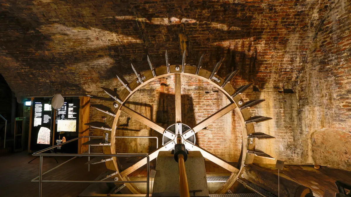 Wasserrad im Seelhausbrunnenwerk (Wassermuseum Zundeltor)