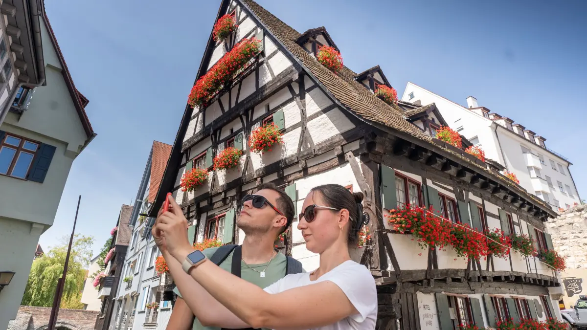 Woher, wohin: Touristen in der Stadt, was gucken sie an? was vermissen sie? Ulm