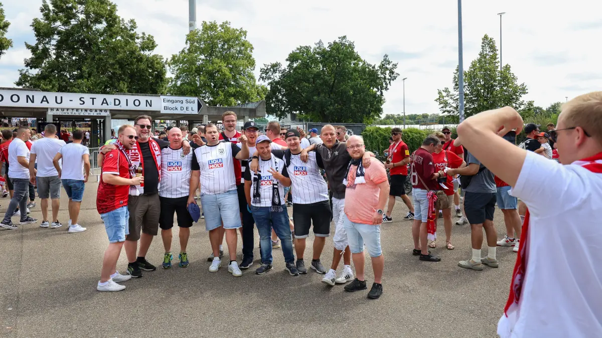 SSV - FC Kaiserslautern - Donaustadion - 2. Bundesliga - Fans - Eingang - Tribüne