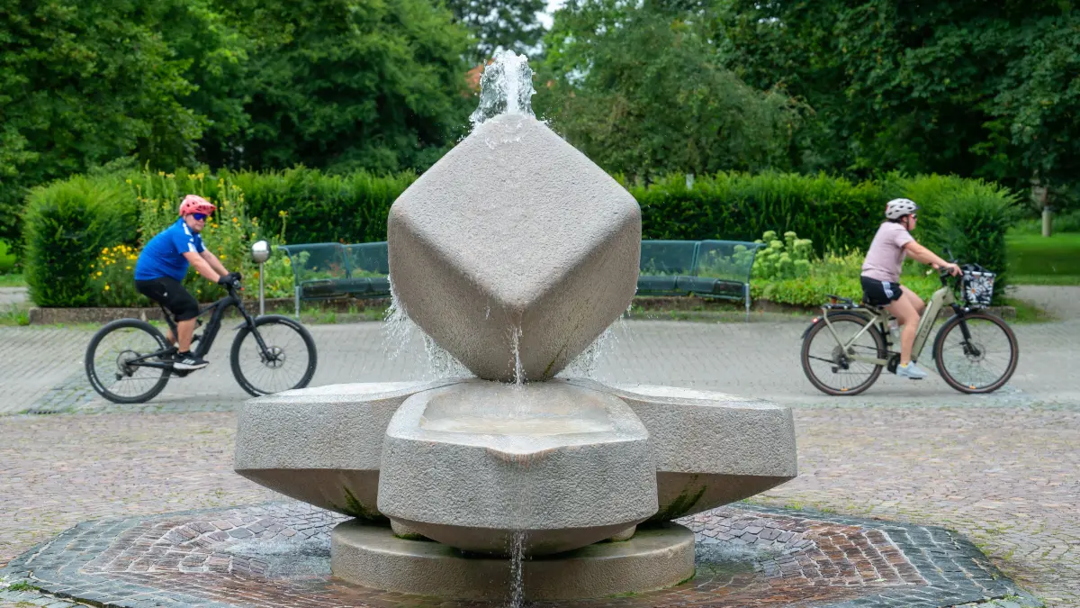 Schmuck Bad Boll Brunnen am Kurhaus