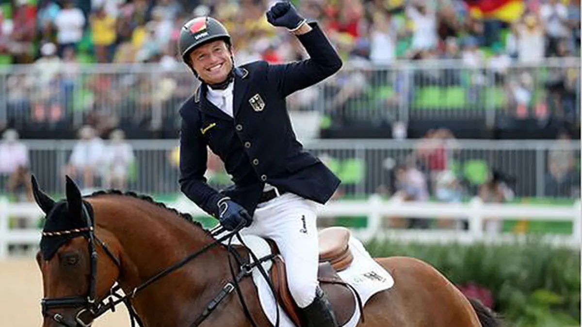Der „König von Versailles“: Vielseitigkeitsreiter Michael Jung nach seinem Gold-Ritt im Gelände.
